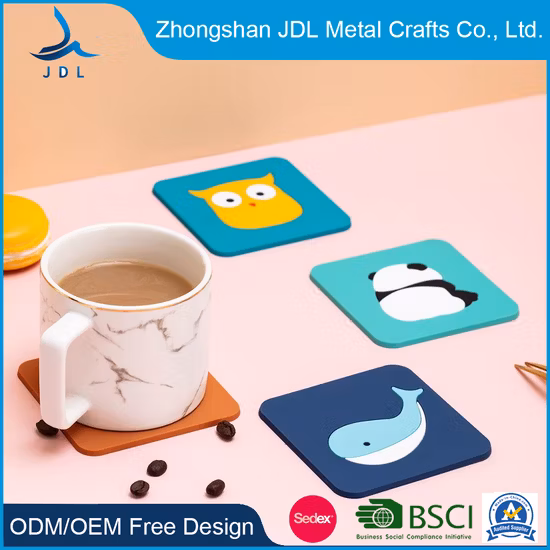 Tovaglietta morbida con adesivo leggero a LED personalizzato per tazza di vetro personalizzata in vendita calda con stampa logo Accessorio da cucina sottobicchiere in gomma PVC